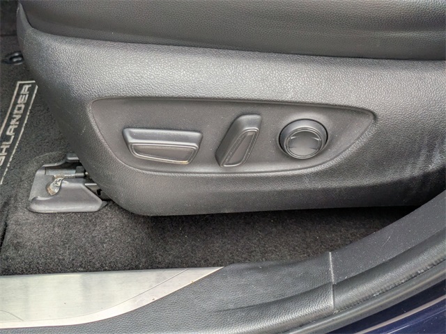 2023 Toyota Highlander XSE  at Davis Toyota of Orangeburg