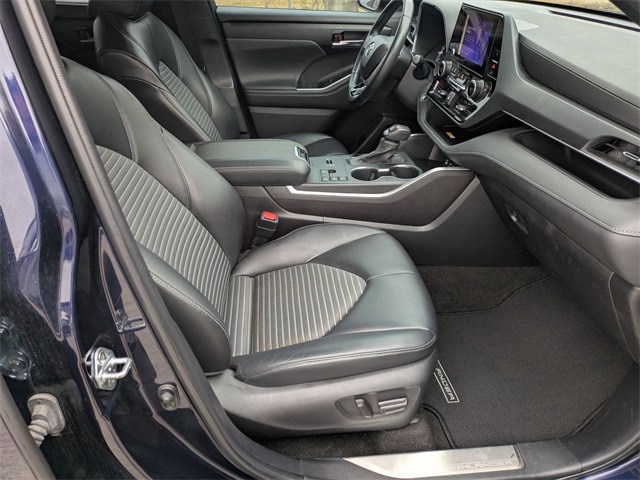 2023 Toyota Highlander XSE  at Davis Toyota of Orangeburg