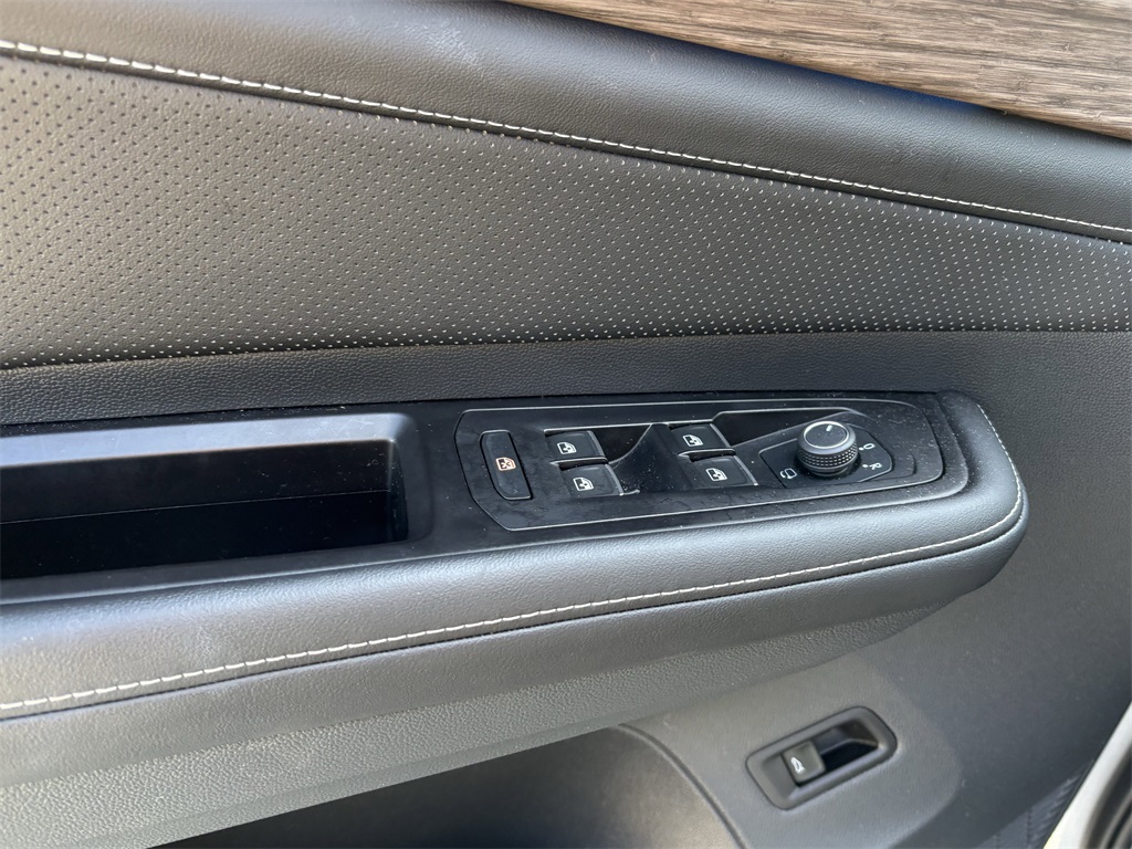 2024 Volkswagen Atlas 2.0T SEL Premium R-Line - 10