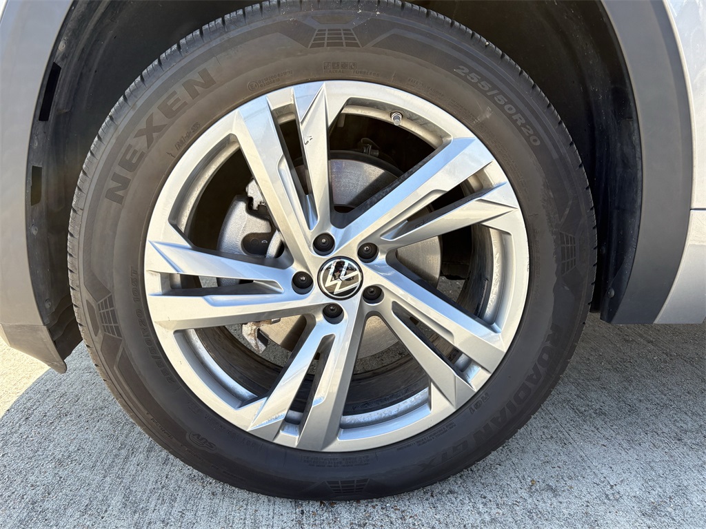 2024 Volkswagen Atlas 2.0T SEL Premium R-Line - 8