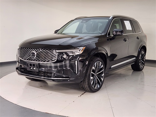 2025 Volvo XC90 B5 Plus