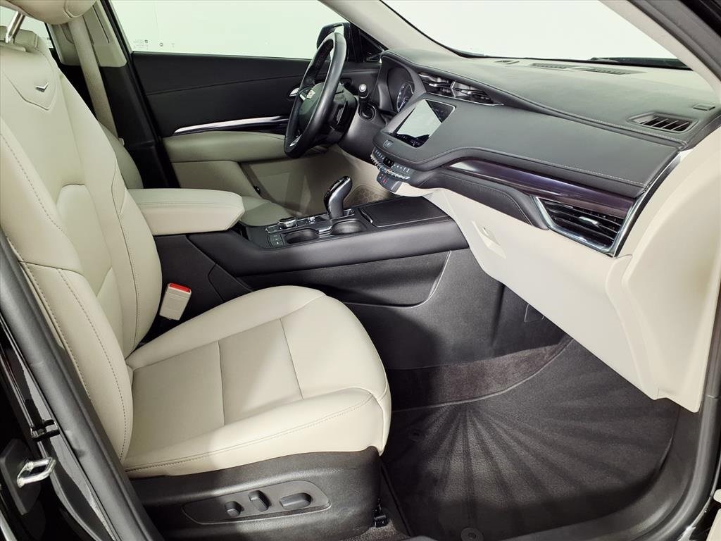 2022 Cadillac XT4 Luxury Black at Tom Peacock Cadillac