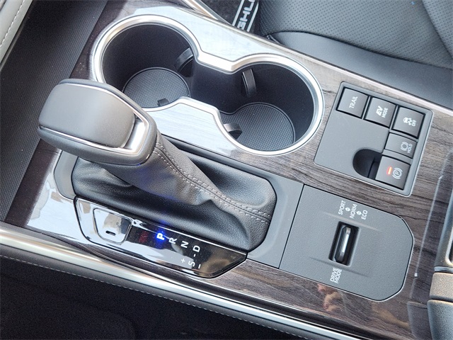 2026 Toyota Highlander Hybrid Limited  at Community Toyota