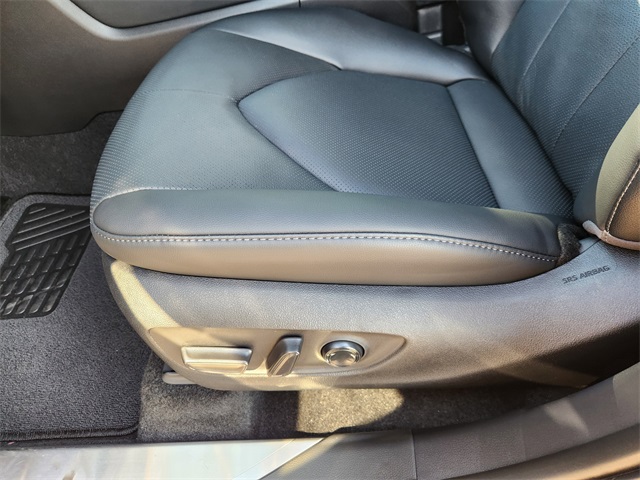 2026 Toyota Highlander Hybrid Limited  at Community Toyota