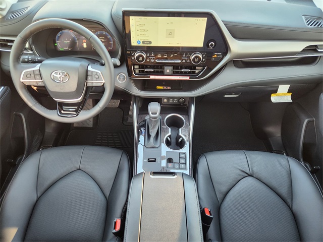 2026 Toyota Highlander Hybrid Limited  at Community Toyota