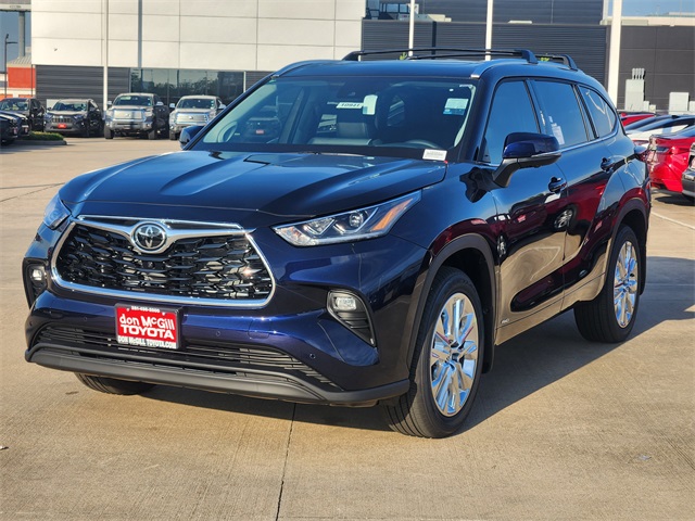 2026 Toyota Highlander Hybrid Limited  at Community Toyota