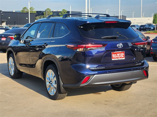 2026 Toyota Highlander Hybrid Limited  at Community Toyota