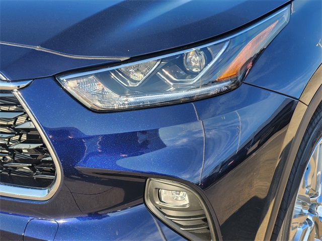 2026 Toyota Highlander Hybrid Limited  at Community Toyota