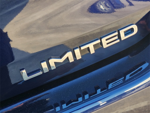 2026 Toyota Highlander Hybrid Limited  at Community Toyota