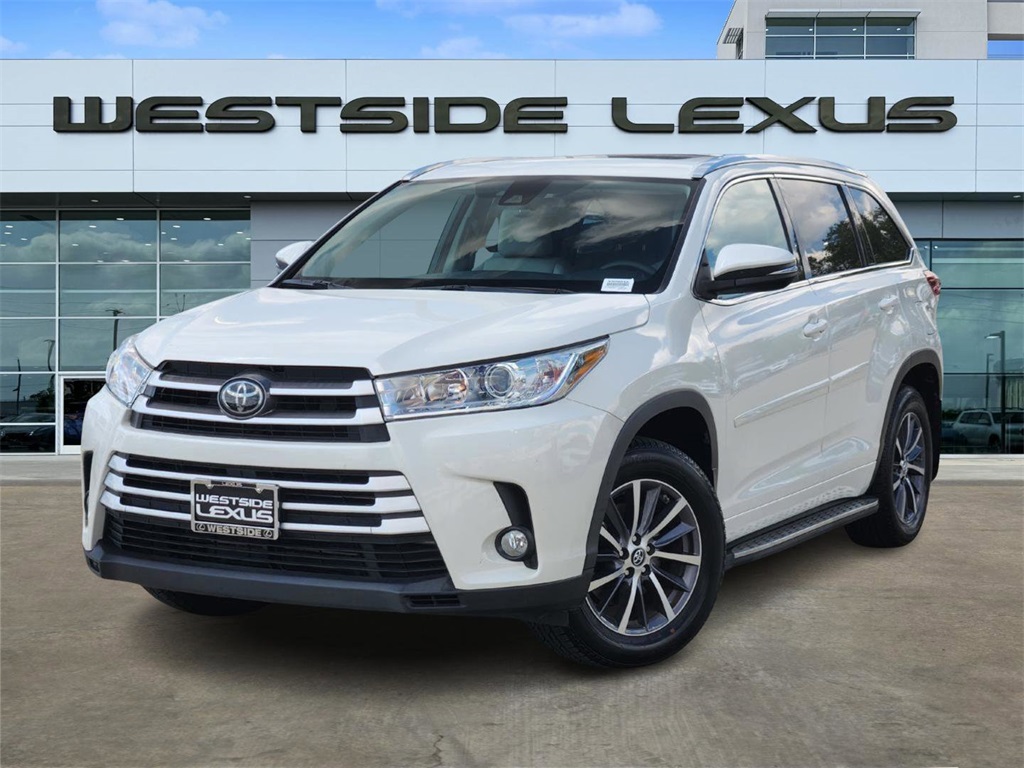 2018 Toyota Highlander XLE White at Gullo Toyota