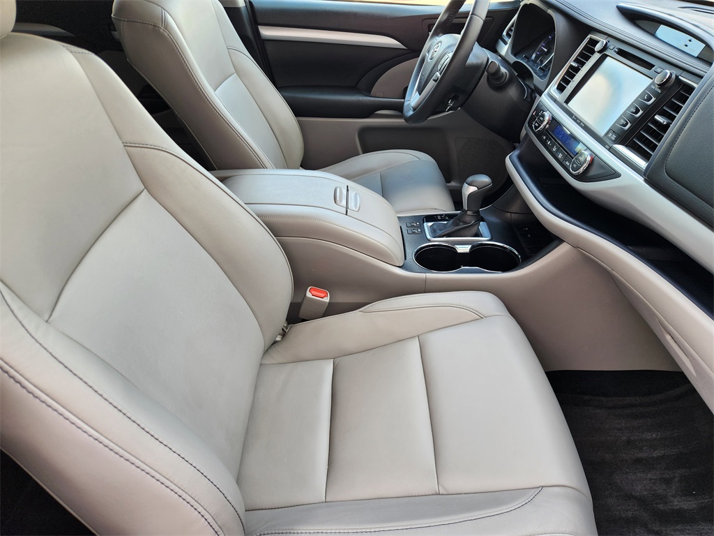 2018 Toyota Highlander XLE White at Gullo Toyota