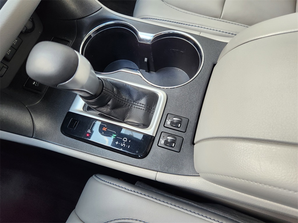 2018 Toyota Highlander XLE White at Gullo Toyota