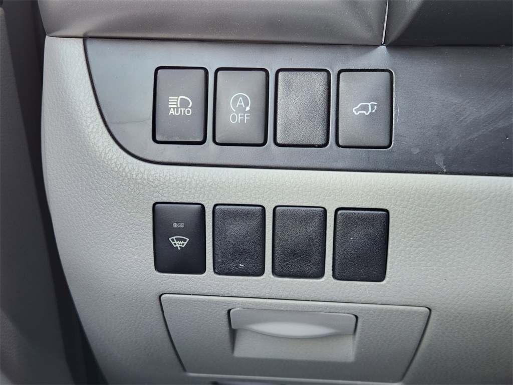 2018 Toyota Highlander XLE White at Gullo Toyota