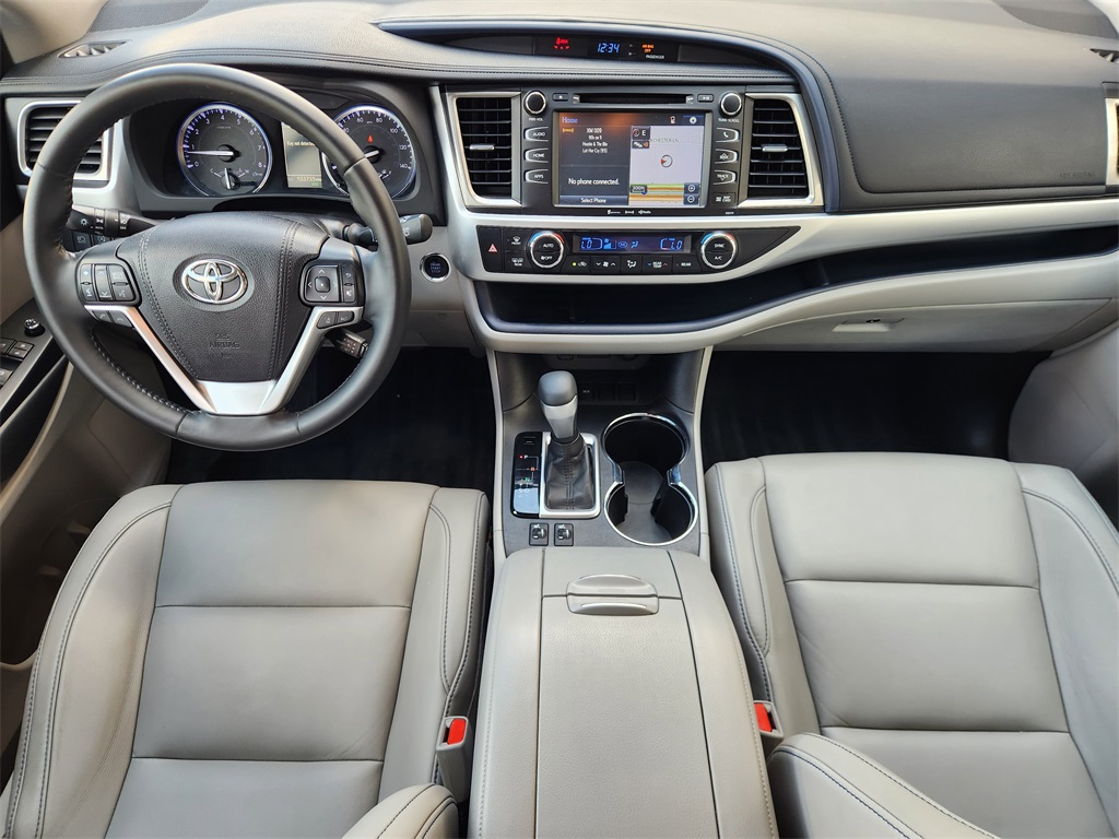 2018 Toyota Highlander XLE White at Gullo Toyota