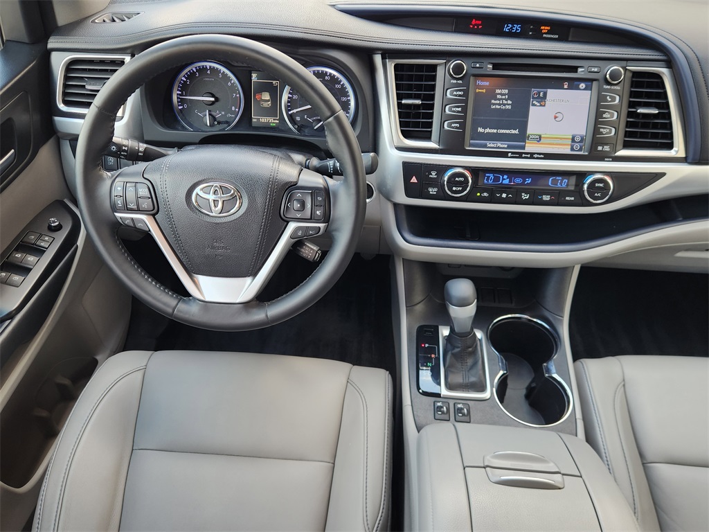 2018 Toyota Highlander XLE White at Gullo Toyota