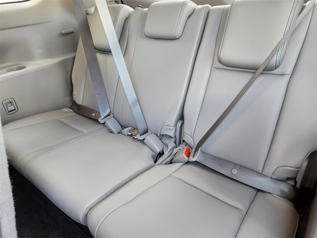 2018 Toyota Highlander XLE White at Gullo Toyota