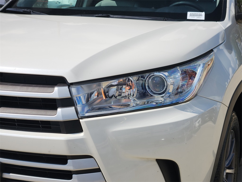 2018 Toyota Highlander XLE White at Gullo Toyota