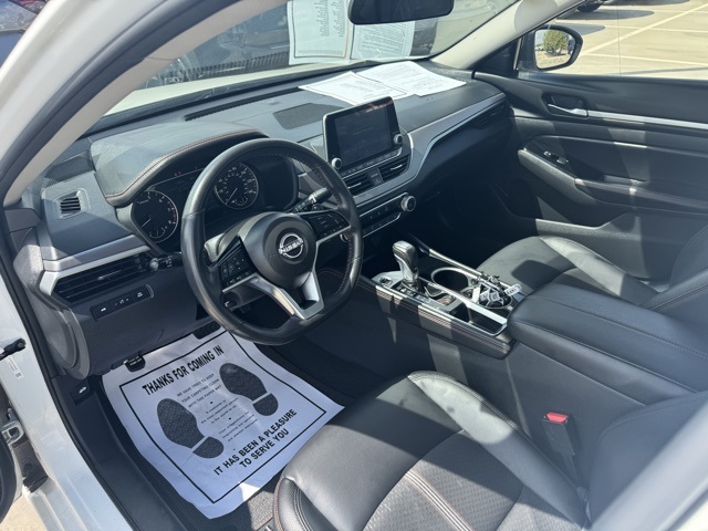 2024 Nissan Altima 2.5 SR photo 2