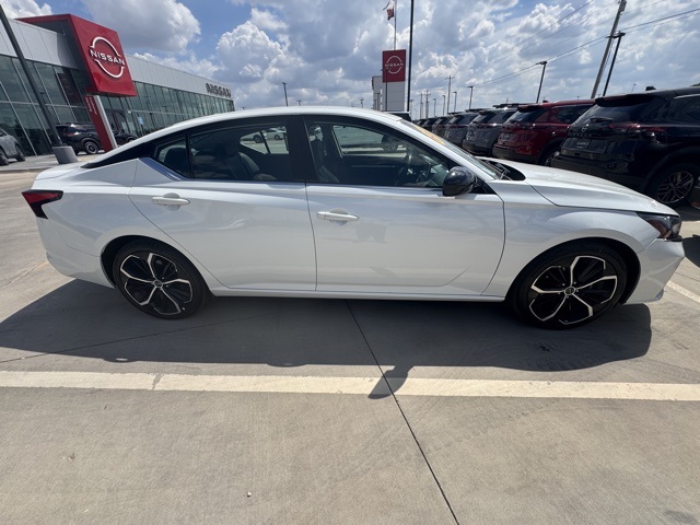 2024 Nissan Altima 2.5 SR photo 6