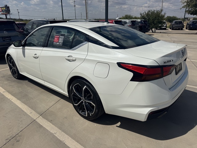 2024 Nissan Altima 2.5 SR photo 9