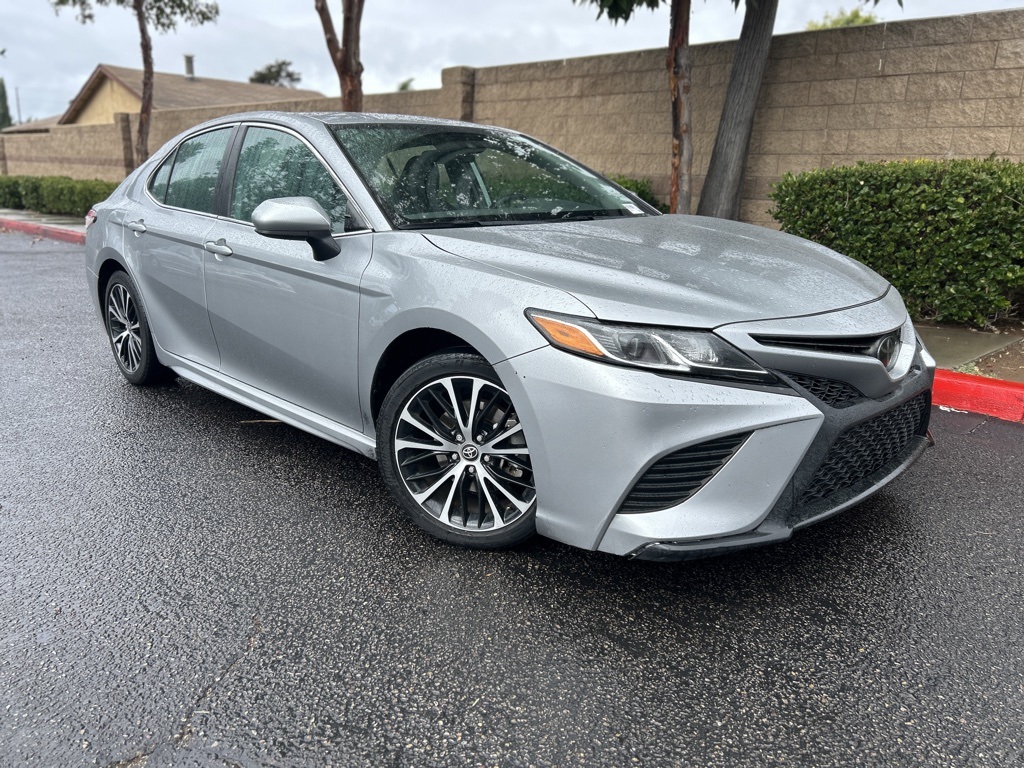 2020 Toyota Camry SE