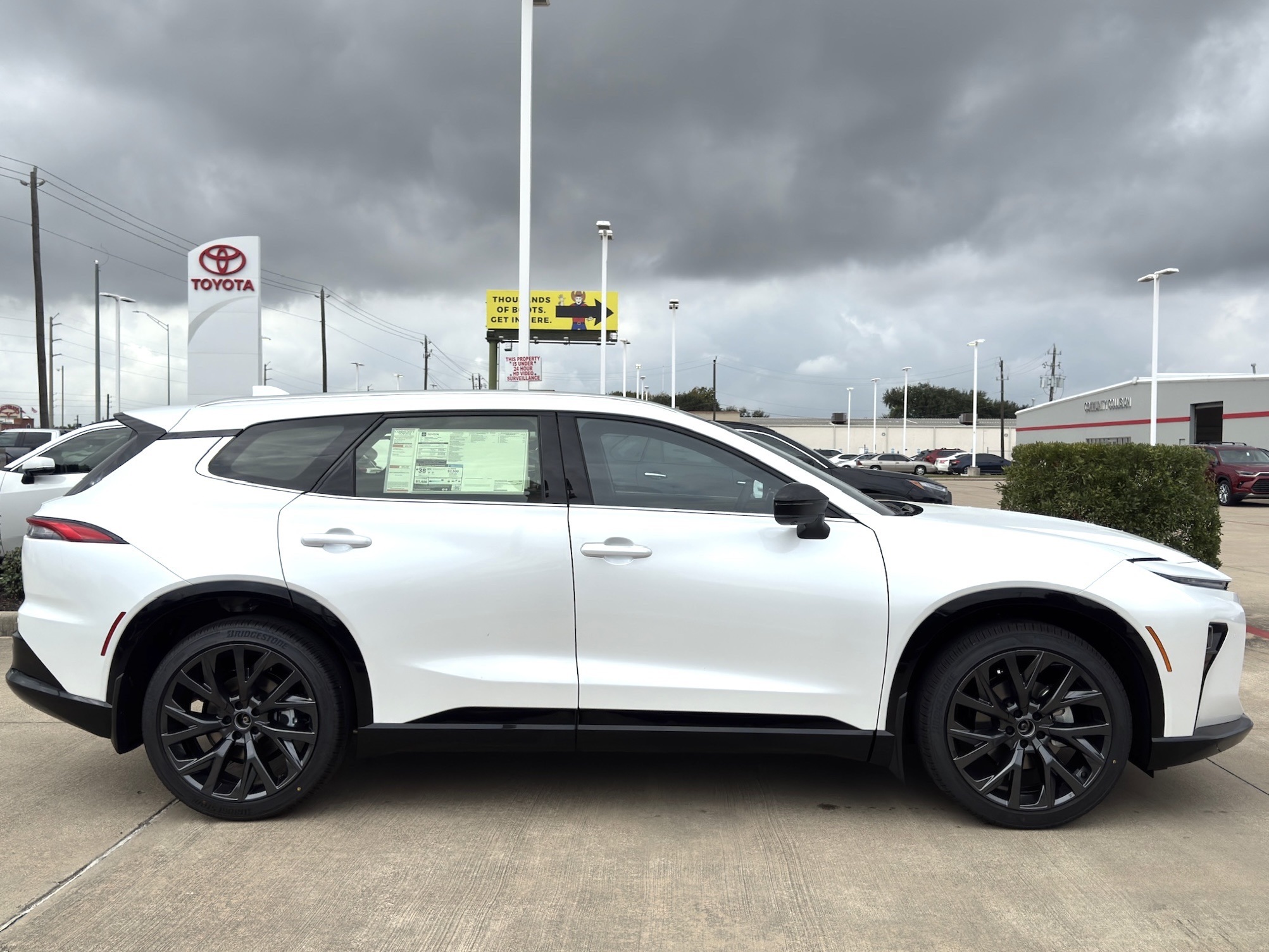 2025 Toyota Crown Signia Limited  at Gullo Toyota