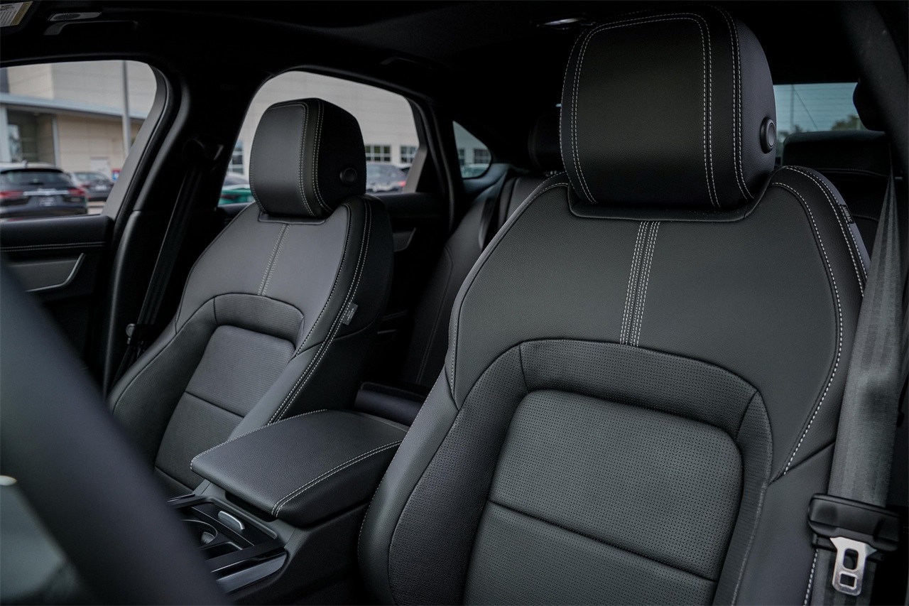Used Car 2024 Jaguar Xf  R-dynamic Se For Sale Under $50,000 In Austin, Texas