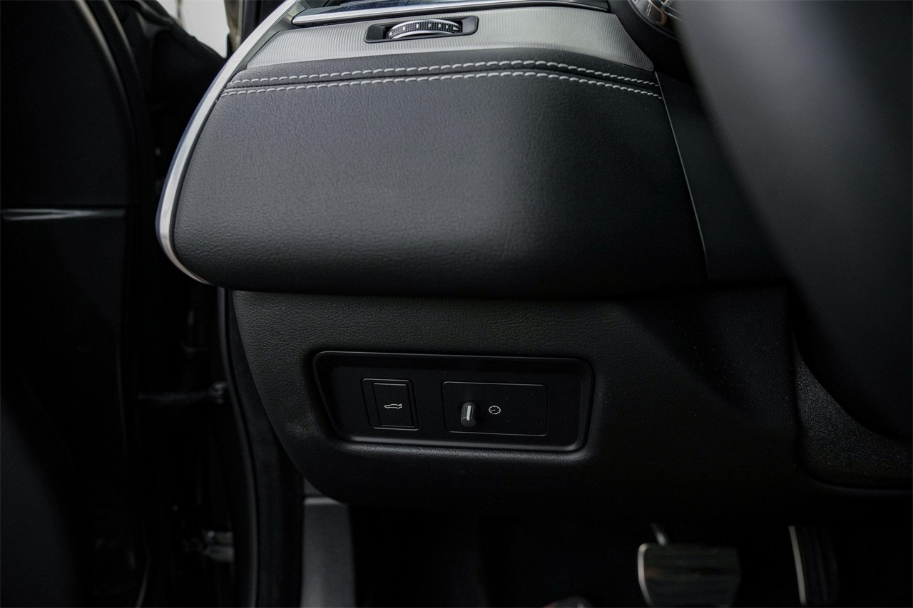 Used Car 2024 Jaguar Xf  R-dynamic Se For Sale Under $50,000 In Austin, Texas