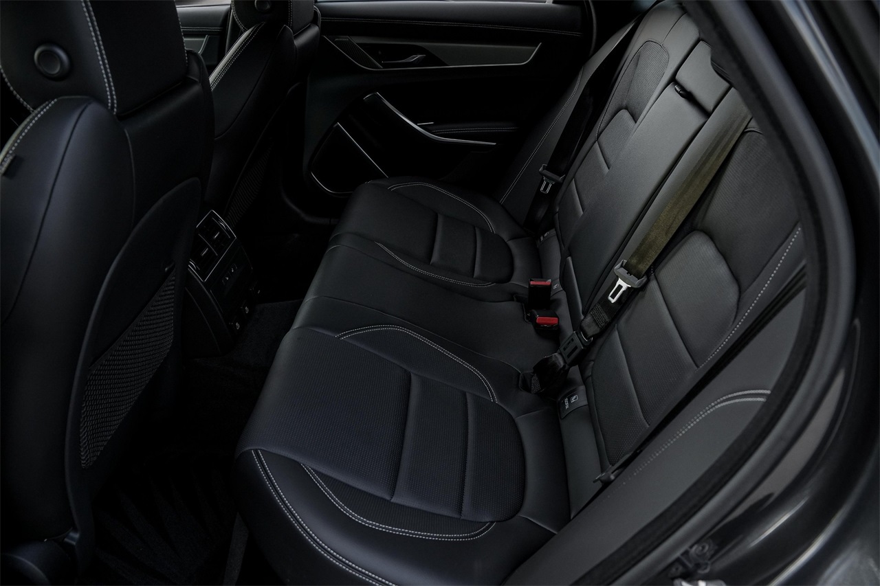 Used Car 2024 Jaguar Xf  R-dynamic Se For Sale Under $50,000 In Austin, Texas