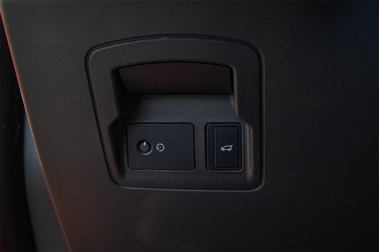 Used Car 2023 Land Rover Range Rover Velar  R-dynamic S For Sale Under $50,000 In Austin, Texas