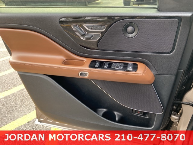 Used Car 2020 Lincoln Aviator  Reserve For Sale Under $30,000 In San Antonio, Texas