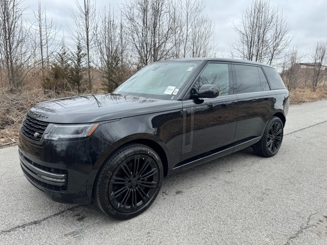 2026 Land Rover Range Rover P530 SE LWB AWD