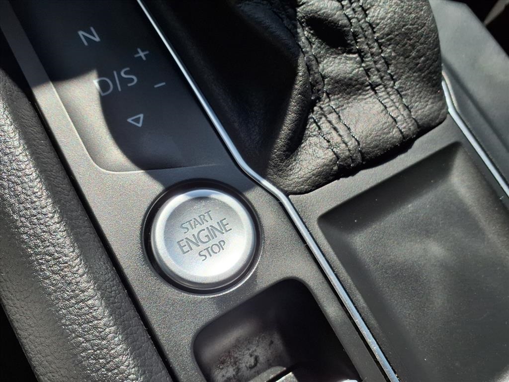 2019 Volkswagen Atlas 3.6L V6 SE Blue at DeMontrond Auto Country