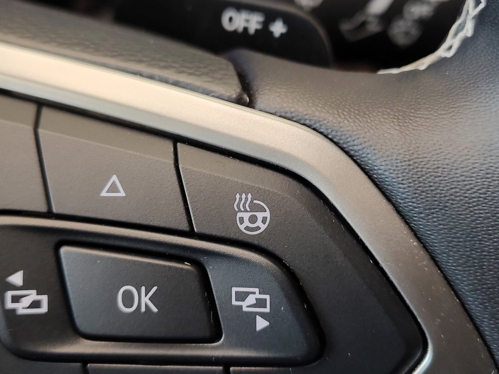 Used Car 2024 Volkswagen Atlas Cross Sport  2.0t Se W/technology For Sale Under $35,000 In San Antonio, Texas