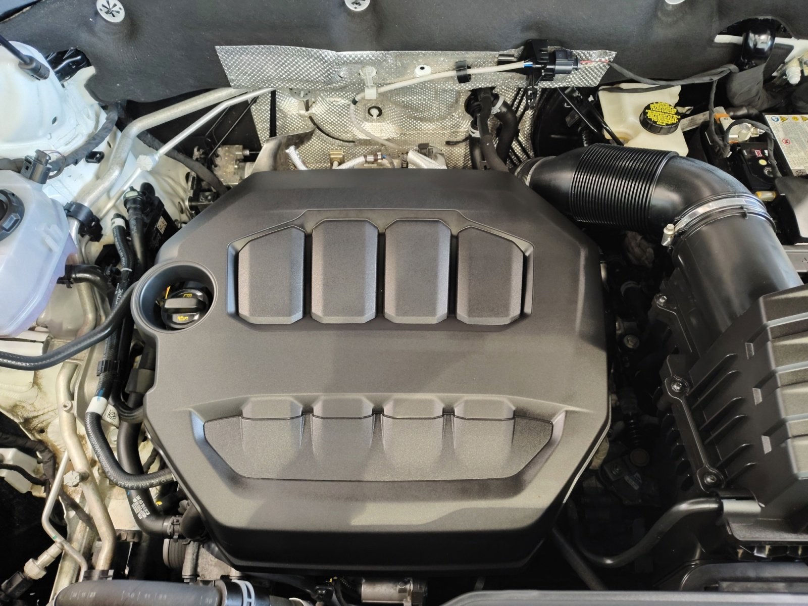 Used Car 2024 Volkswagen Atlas Cross Sport  2.0t Se W/technology For Sale Under $35,000 In San Antonio, Texas