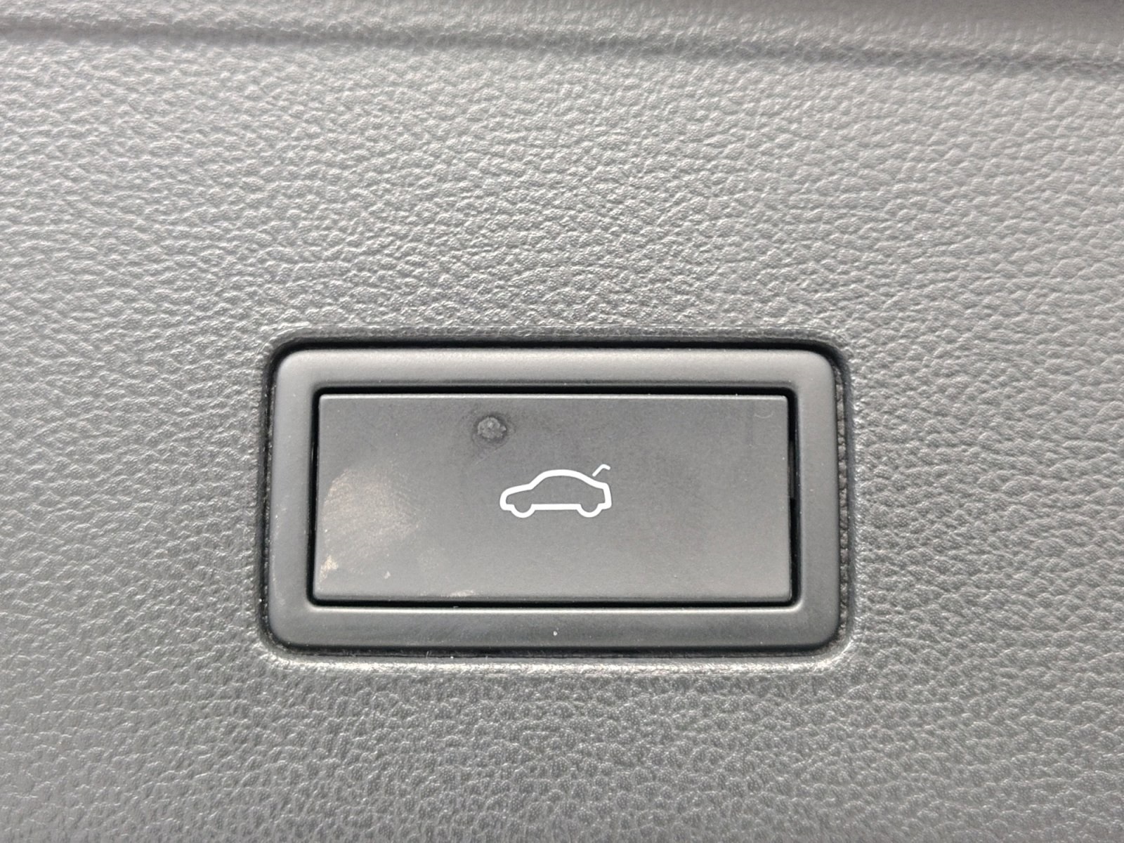 Used Car 2024 Volkswagen Atlas Cross Sport  2.0t Se W/technology For Sale Under $35,000 In San Antonio, Texas