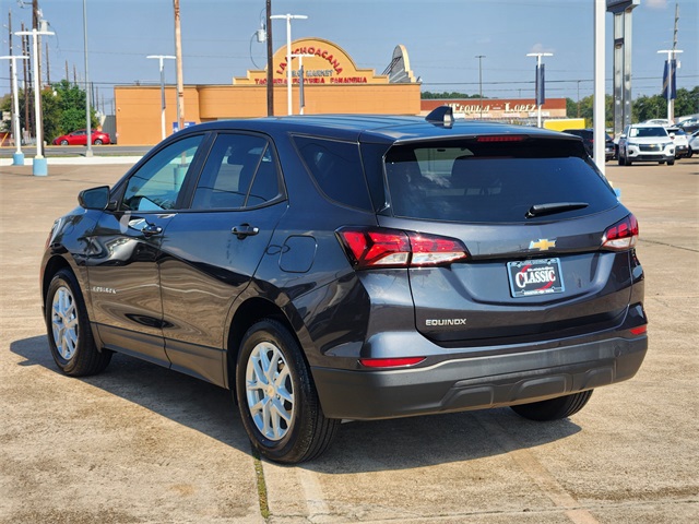 2022 Chevrolet Equinox LS - 4
