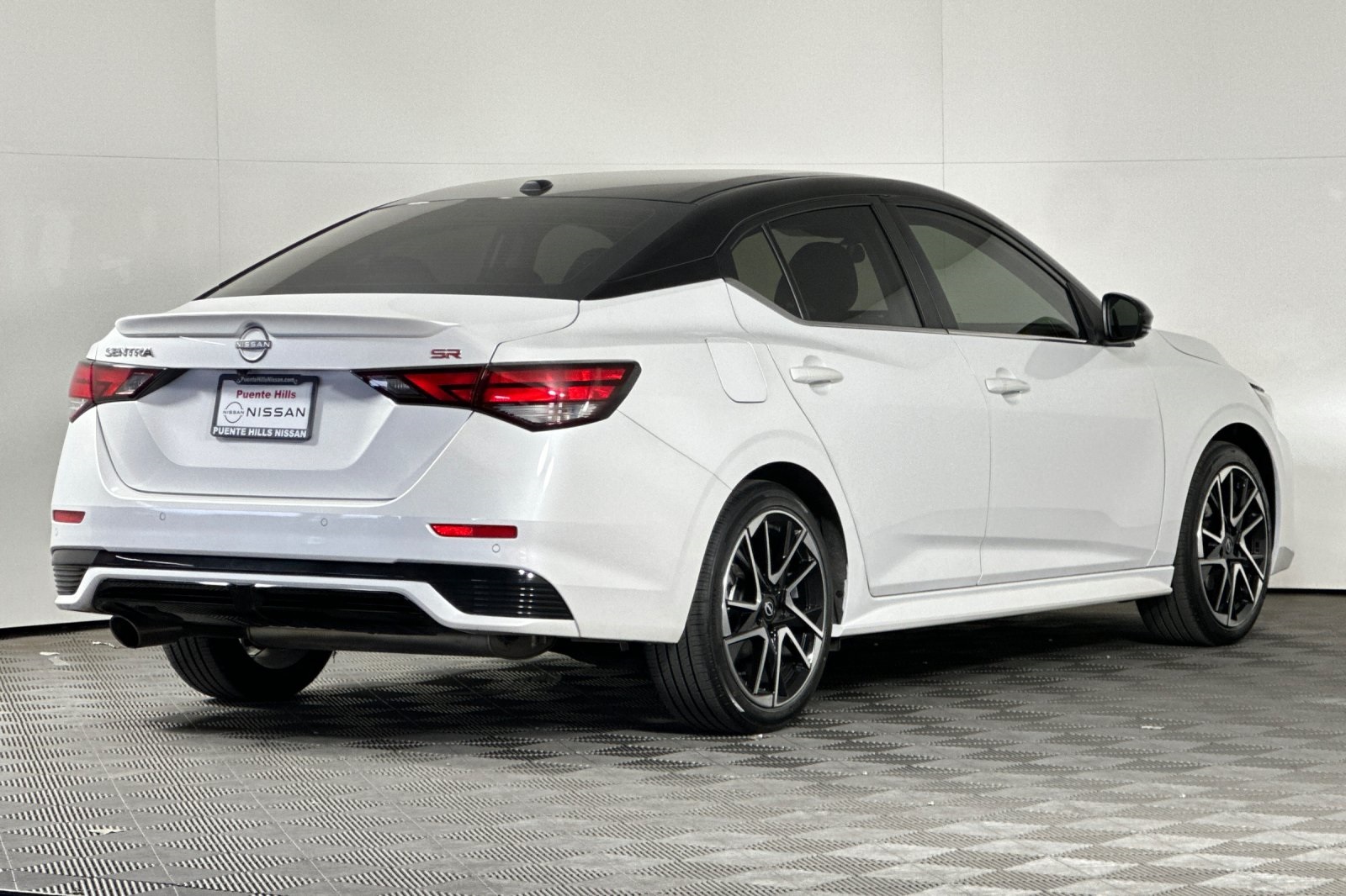 2024 Nissan Sentra SR photo 3