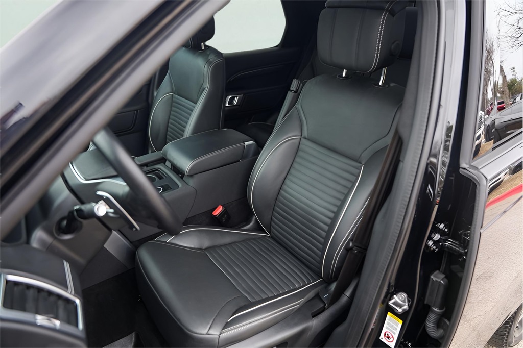 Used Car 2024 Land Rover Discovery  Metropolitan Edition For Sale Under $70,000 In Austin, Texas