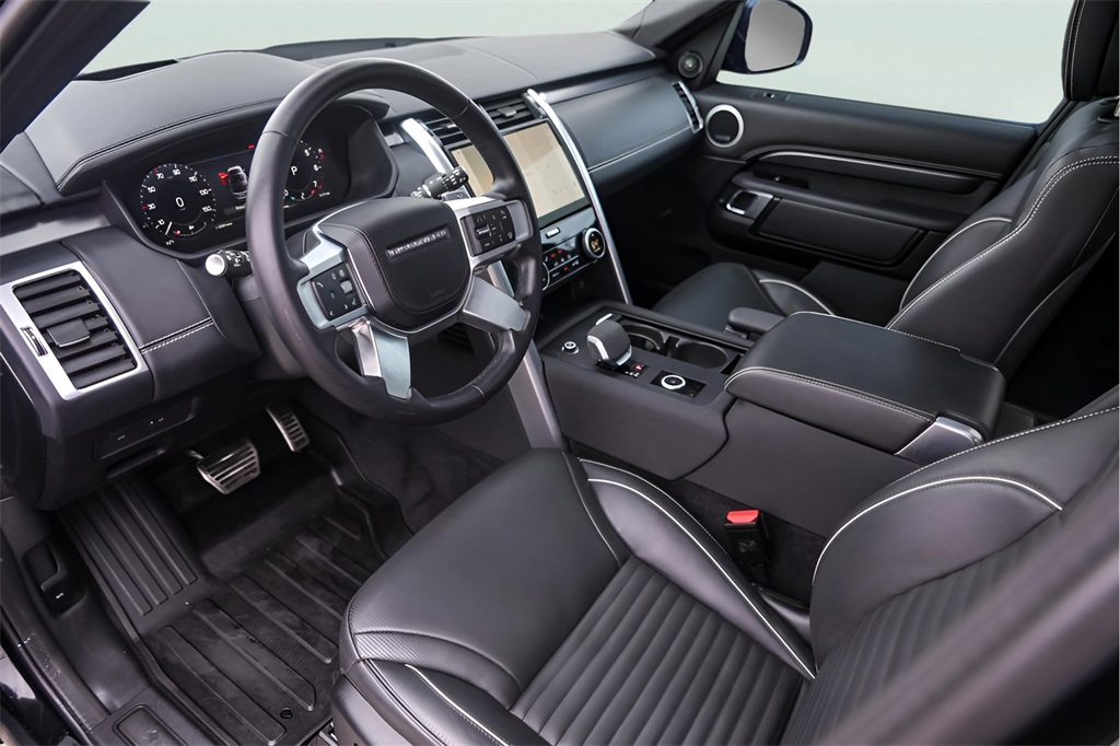 Used Car 2024 Land Rover Discovery  Metropolitan Edition For Sale Under $70,000 In Austin, Texas