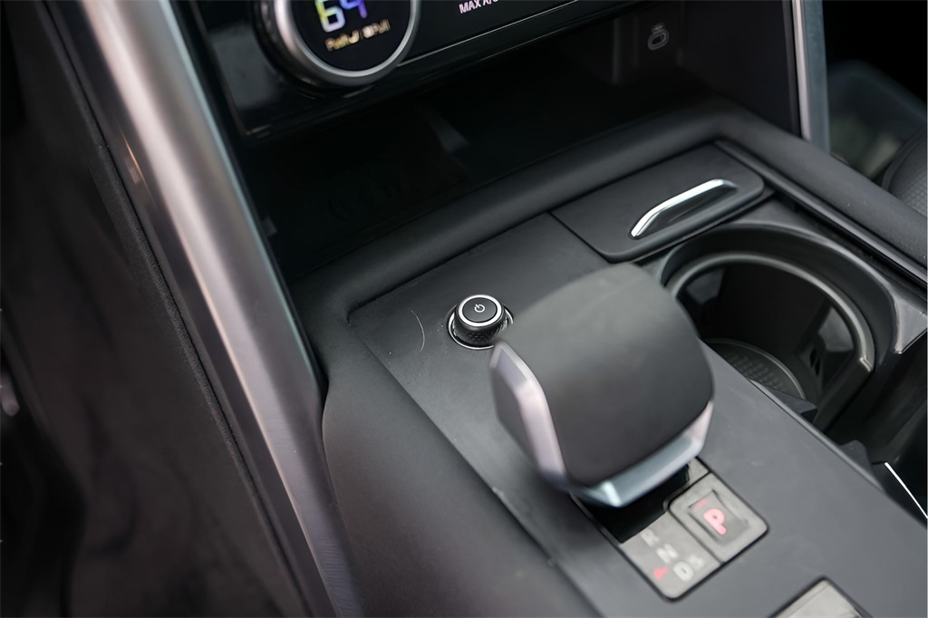 Used Car 2024 Land Rover Discovery  Metropolitan Edition For Sale Under $70,000 In Austin, Texas