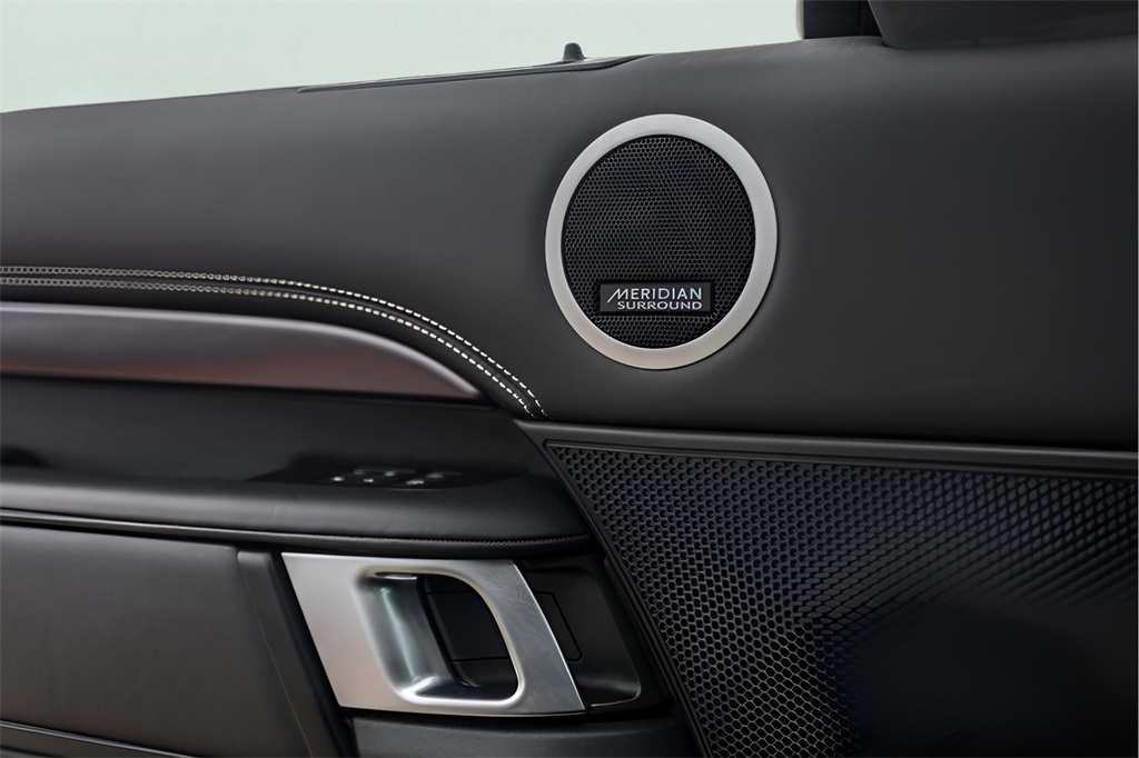 Used Car 2024 Land Rover Discovery  Metropolitan Edition For Sale Under $70,000 In Austin, Texas