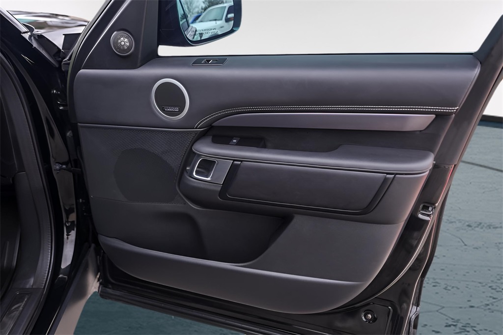 Used Car 2024 Land Rover Discovery  Metropolitan Edition For Sale Under $70,000 In Austin, Texas