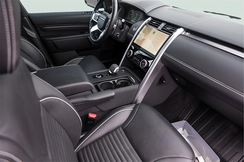 Used Car 2024 Land Rover Discovery  Metropolitan Edition For Sale Under $70,000 In Austin, Texas