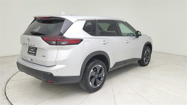 2024 Nissan Rogue SV - 4