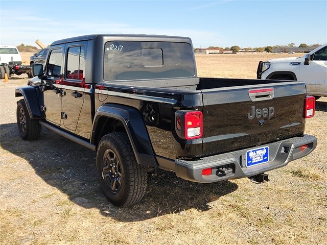 Used Car 2022 Jeep Gladiator  Willys For Sale Under $35,000 In Plainview, Texas