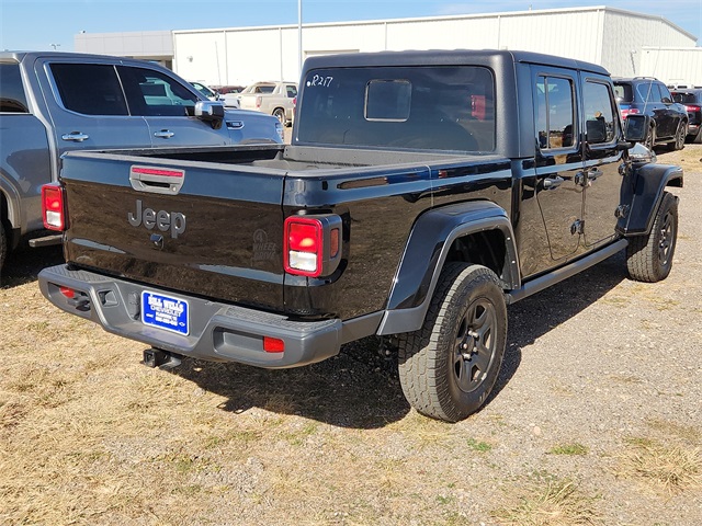 Used Car 2022 Jeep Gladiator  Willys For Sale Under $35,000 In Plainview, Texas