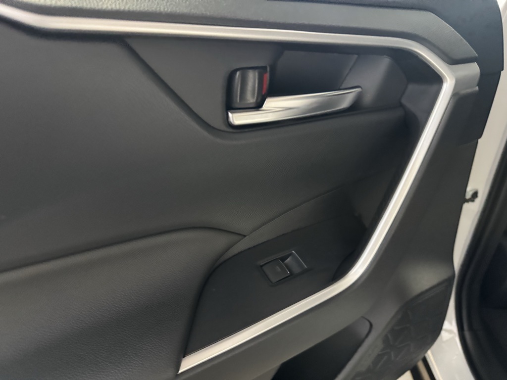 Thumbnail: 2025 Toyota RAV4 - 29