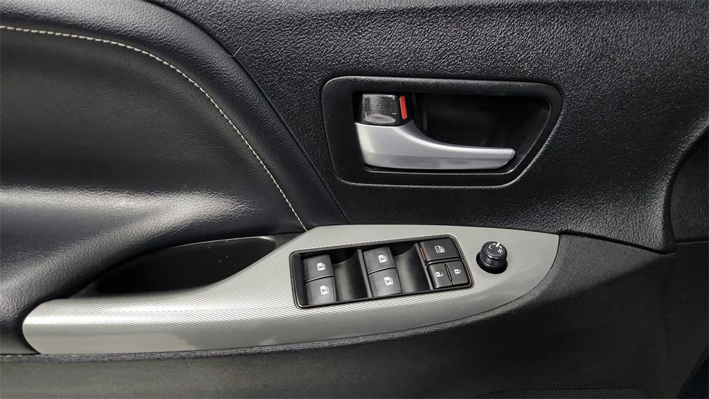 2018 Toyota Sienna SE Blue at Emmons Autoplex