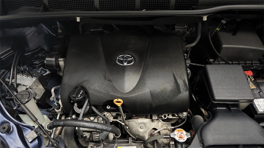 2018 Toyota Sienna SE Blue at Emmons Autoplex